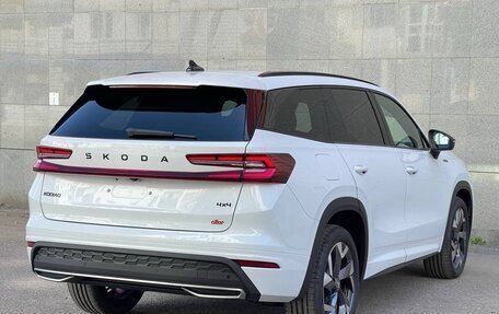 Skoda Kodiaq, 2025 год, 4 965 000 рублей, 5 фотография