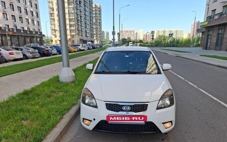KIA Rio II, 2011 год, 690 000 рублей, 3 фотография