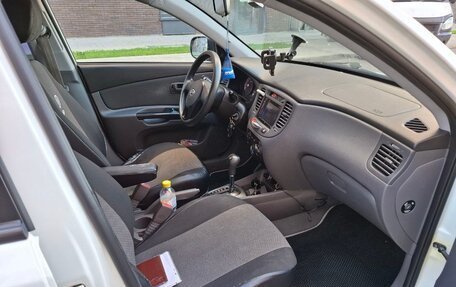 KIA Rio II, 2011 год, 690 000 рублей, 18 фотография