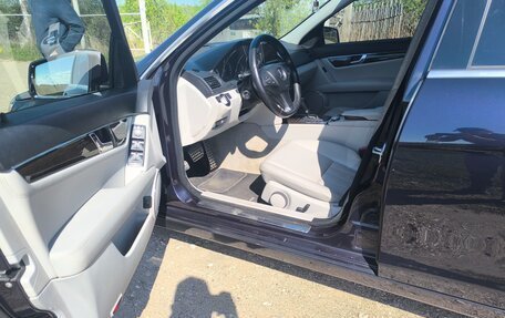 Mercedes-Benz C-Класс, 2010 год, 1 100 000 рублей, 7 фотография