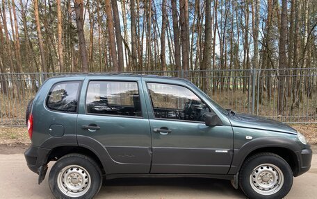 Chevrolet Niva I рестайлинг, 2011 год, 550 000 рублей, 2 фотография