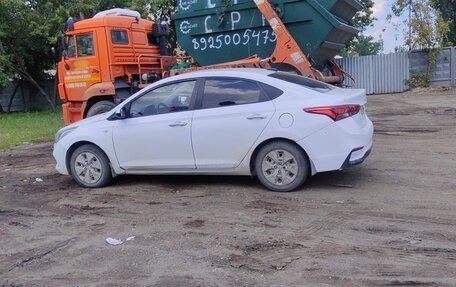 Hyundai Solaris II рестайлинг, 2017 год, 600 000 рублей, 3 фотография