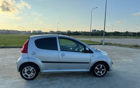 Peugeot 107 I рестайлинг, 2006 год, 425 000 рублей, 2 фотография