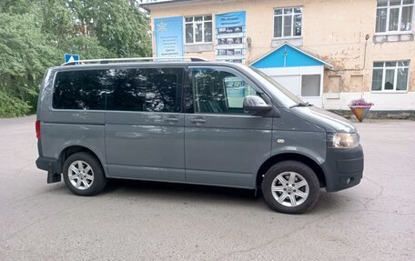 Volkswagen Caravelle T5, 2014 год, 2 200 000 рублей, 3 фотография