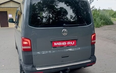 Volkswagen Caravelle T5, 2014 год, 2 200 000 рублей, 2 фотография