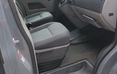 Volkswagen Caravelle T5, 2014 год, 2 200 000 рублей, 13 фотография