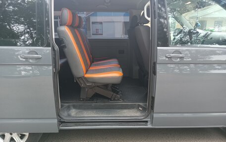 Volkswagen Caravelle T5, 2014 год, 2 200 000 рублей, 24 фотография