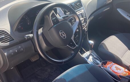 Hyundai Solaris II рестайлинг, 2012 год, 690 000 рублей, 10 фотография