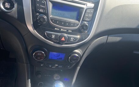 Hyundai Solaris II рестайлинг, 2012 год, 690 000 рублей, 11 фотография