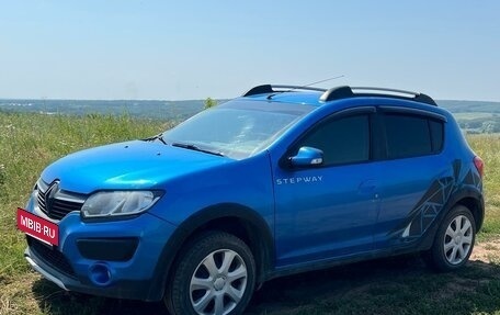 Renault Sandero II рестайлинг, 2016 год, 750 000 рублей, 2 фотография