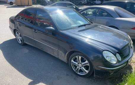 Mercedes-Benz E-Класс, 2002 год, 555 000 рублей, 1 фотография