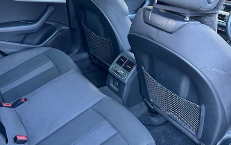 Audi A4, 2017 год, 2 060 000 рублей, 28 фотография