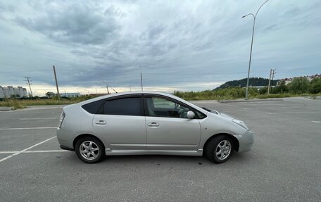 Toyota Prius, 2005 год, 560 000 рублей, 3 фотография