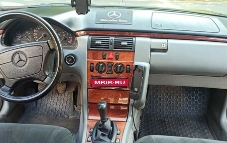Mercedes-Benz E-Класс, 1996 год, 285 000 рублей, 14 фотография