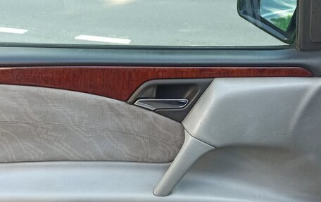 Mercedes-Benz E-Класс, 1996 год, 285 000 рублей, 27 фотография
