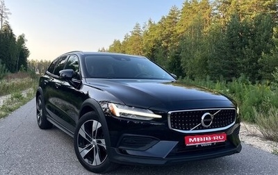 Volvo V60 Cross Country II, 2019 год, 3 200 000 рублей, 1 фотография