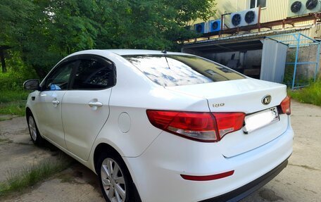 KIA Rio III рестайлинг, 2015 год, 1 200 000 рублей, 25 фотография