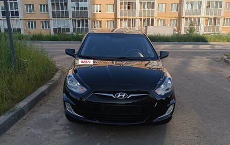 Hyundai Solaris II рестайлинг, 2011 год, 700 000 рублей, 2 фотография