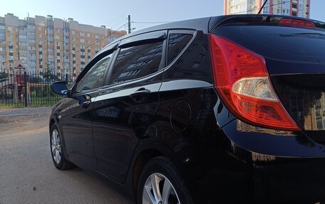 Hyundai Solaris II рестайлинг, 2011 год, 700 000 рублей, 5 фотография