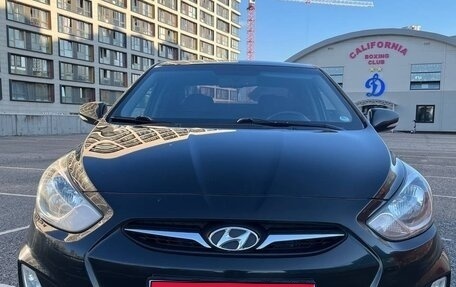 Hyundai Solaris II рестайлинг, 2012 год, 850 000 рублей, 2 фотография