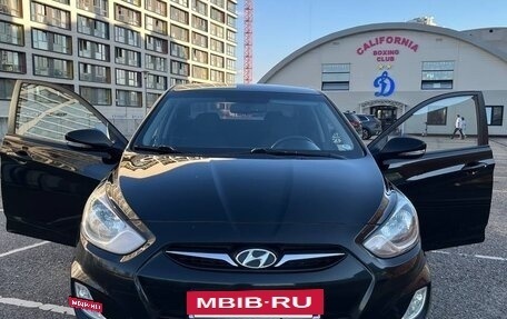 Hyundai Solaris II рестайлинг, 2012 год, 850 000 рублей, 3 фотография