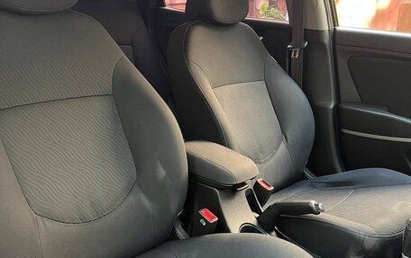 Hyundai Solaris II рестайлинг, 2012 год, 850 000 рублей, 19 фотография