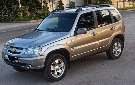 Chevrolet Niva I рестайлинг, 2010 год, 630 000 рублей, 2 фотография