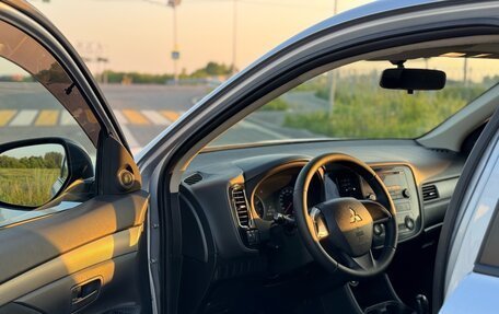 Mitsubishi Outlander III рестайлинг 3, 2012 год, 1 150 000 рублей, 5 фотография