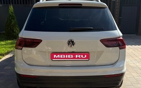Volkswagen Tiguan II, 2018 год, 2 300 000 рублей, 3 фотография
