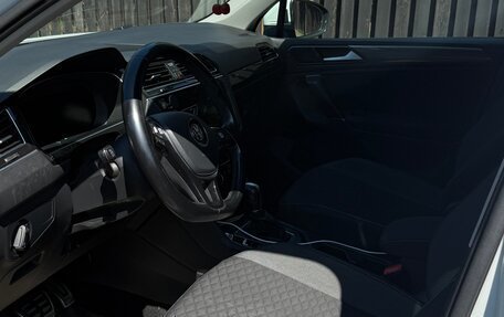 Volkswagen Tiguan II, 2018 год, 2 300 000 рублей, 8 фотография