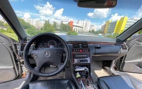 Mercedes-Benz E-Класс, 2001 год, 285 000 рублей, 5 фотография
