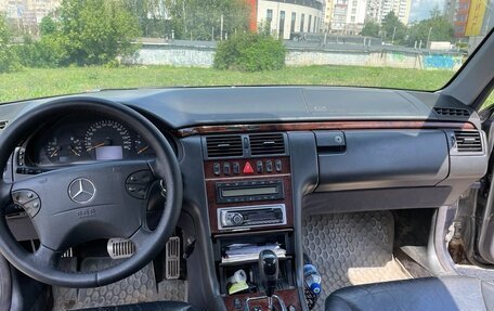 Mercedes-Benz E-Класс, 2001 год, 285 000 рублей, 11 фотография