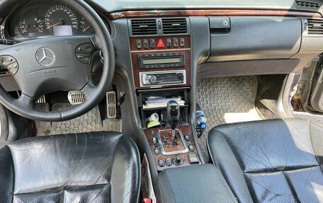 Mercedes-Benz E-Класс, 2001 год, 285 000 рублей, 10 фотография