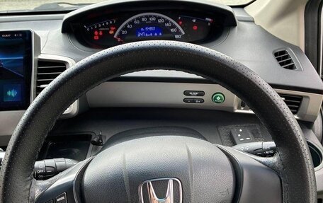 Honda Freed I, 2013 год, 1 400 000 рублей, 11 фотография
