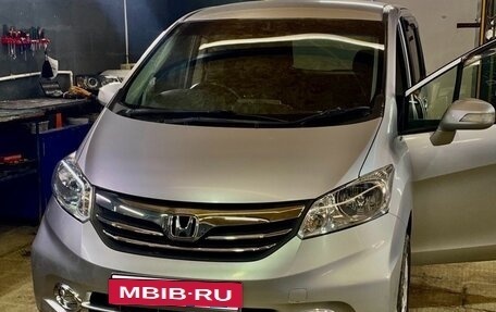 Honda Freed I, 2013 год, 1 400 000 рублей, 3 фотография