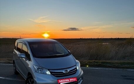 Honda Freed I, 2013 год, 1 400 000 рублей, 4 фотография