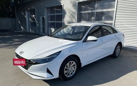 Hyundai Elantra, 2021 год, 1 815 000 рублей, 2 фотография