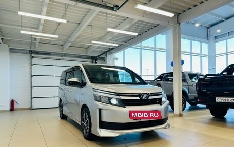 Toyota Voxy III, 2017 год, 2 279 000 рублей, 8 фотография