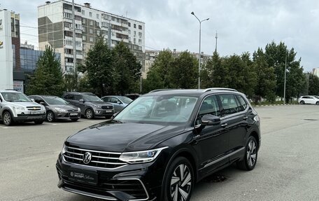 Volkswagen Tiguan II, 2023 год, 4 499 000 рублей, 2 фотография