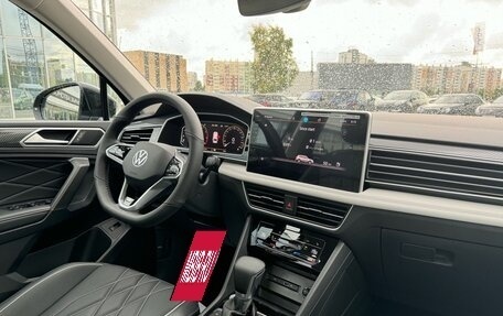 Volkswagen Tiguan II, 2023 год, 4 499 000 рублей, 9 фотография
