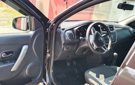 Renault Logan II, 2018 год, 1 150 000 рублей, 2 фотография