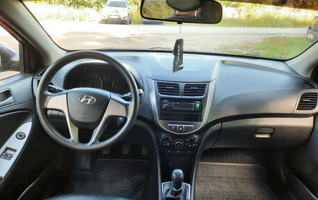 Hyundai Solaris II рестайлинг, 2014 год, 820 000 рублей, 5 фотография