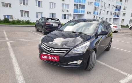 Hyundai Solaris II рестайлинг, 2014 год, 820 000 рублей, 2 фотография