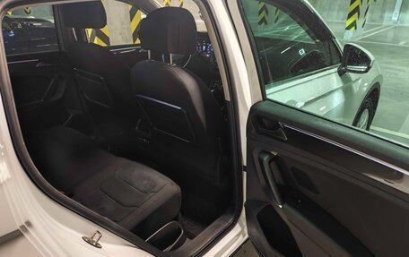 Volkswagen Tiguan II, 2018 год, 2 950 000 рублей, 15 фотография