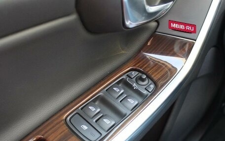 Volvo S60 Cross Country, 2015 год, 1 695 000 рублей, 13 фотография