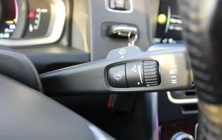 Volvo S60 Cross Country, 2015 год, 1 695 000 рублей, 24 фотография