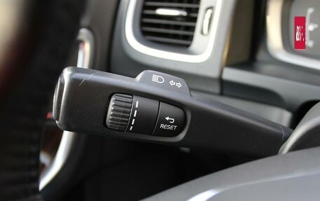 Volvo S60 Cross Country, 2015 год, 1 695 000 рублей, 22 фотография