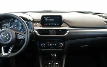 Mazda 6, 2018 год, 2 190 000 рублей, 5 фотография
