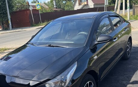 Hyundai Solaris II рестайлинг, 2017 год, 1 250 000 рублей, 2 фотография