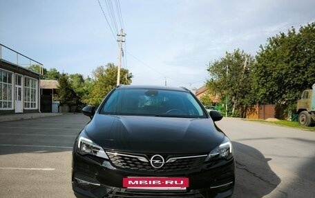 Opel Astra K, 2021 год, 1 450 000 рублей, 2 фотография